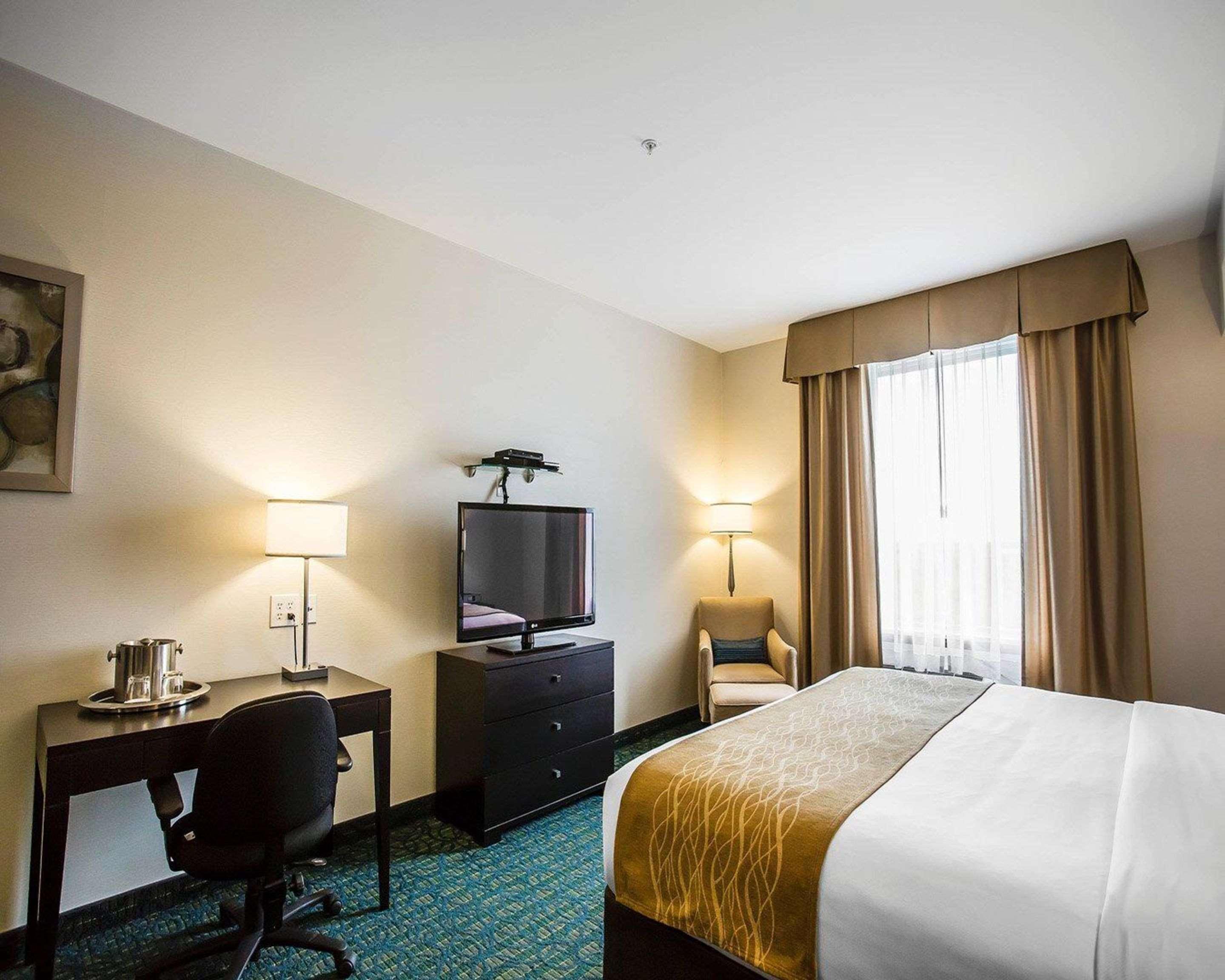 Comfort Hotel Bayer'S Lake Halifax Exterior photo